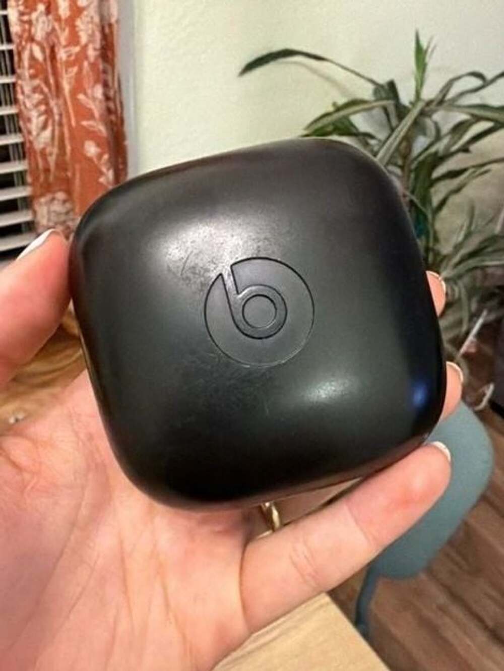Charging case ONLY Beats by Dr. Dre Powerbeats Pro headphones earbuds black